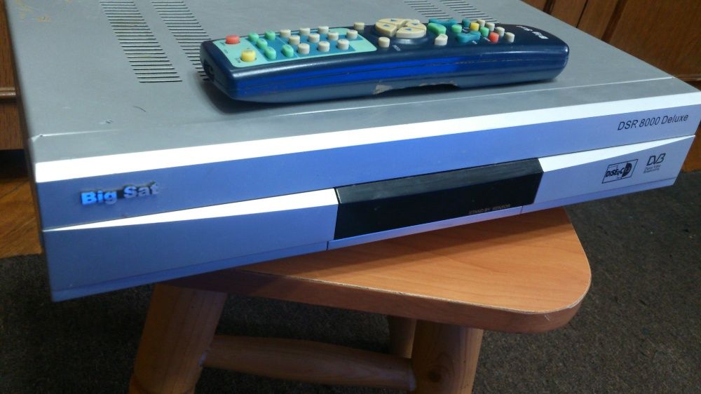 Спутниковый ресивер DSR 8000 Deluxe