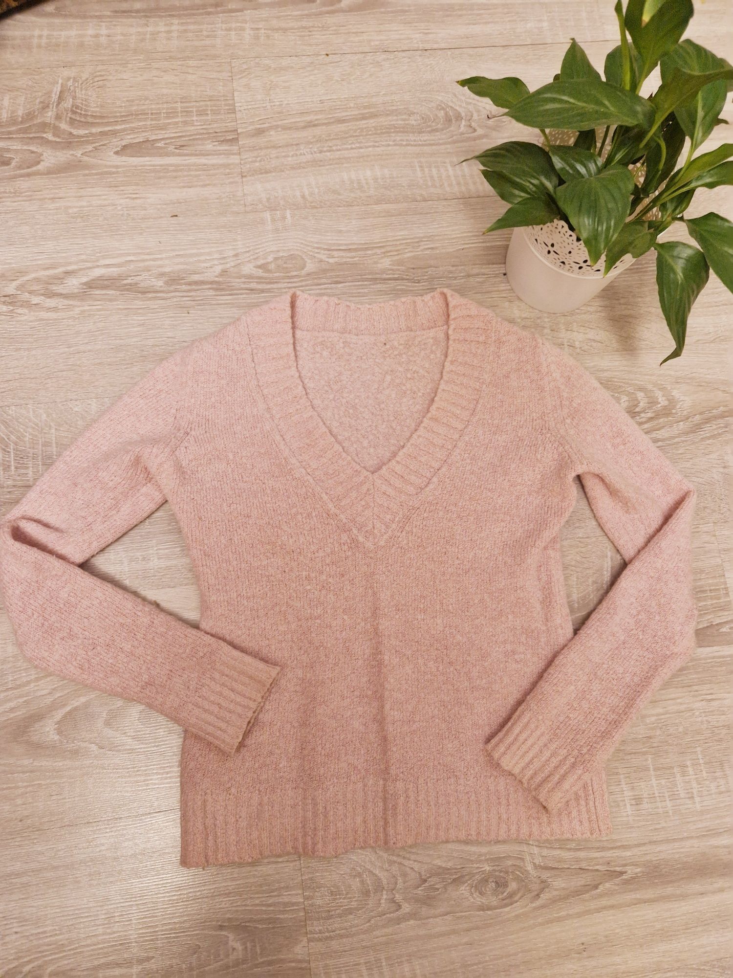 Sweter pudrowy rozmiar S/M