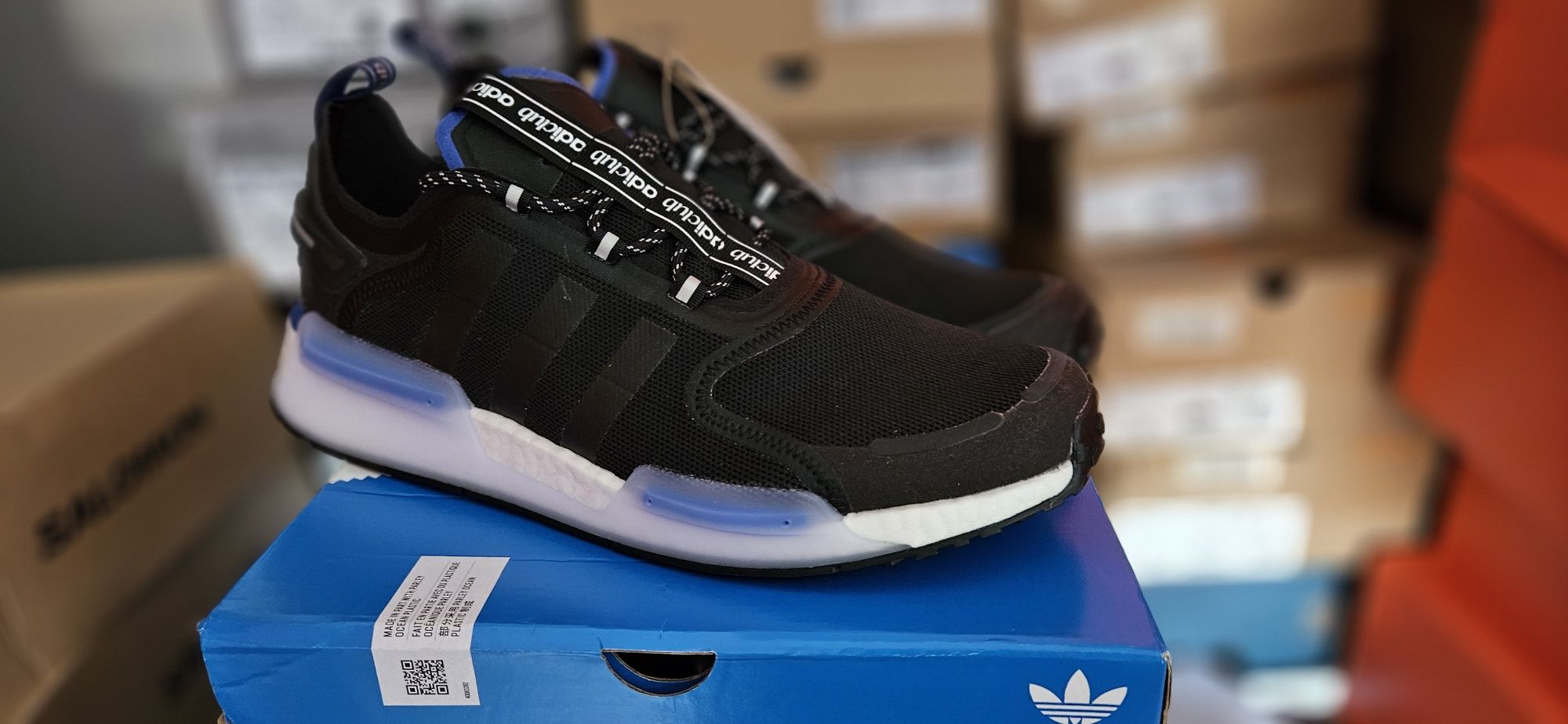 Кроссовки Adidas NMD_R1 V3.Размер 46-47