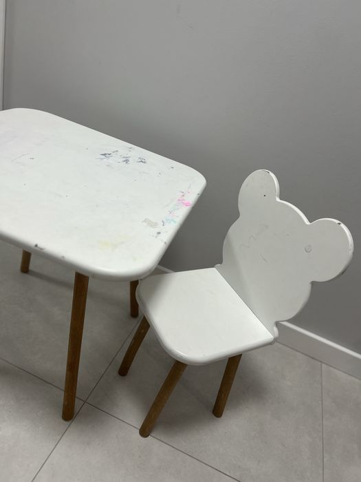 stół z krzesłem dla dzieci