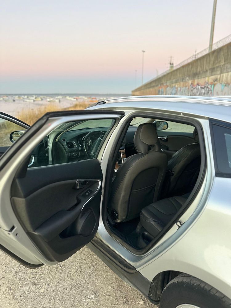 Volvo v40 cross country