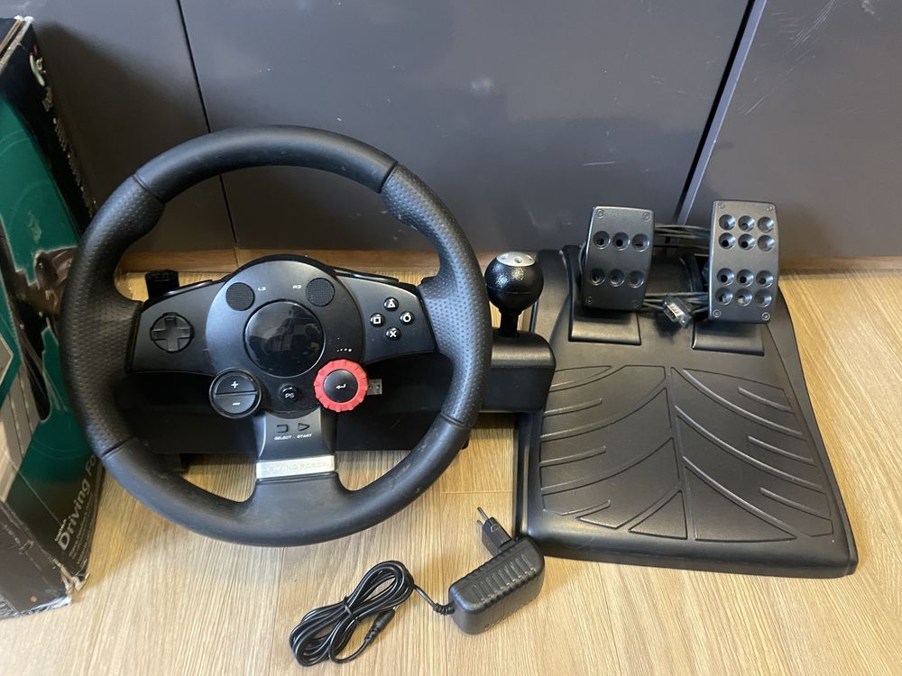 Игровий руль Logitech Driving Froce GT 900° (thrustmaster)