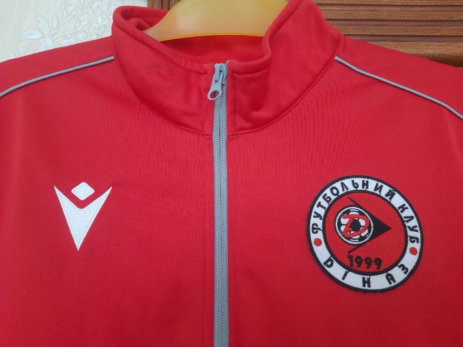 Костюм Macron.