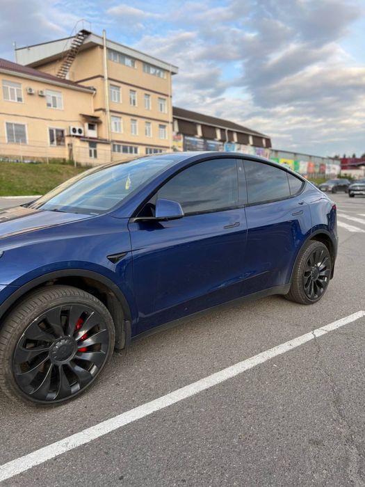 Оренда авто тесла У 21 р.