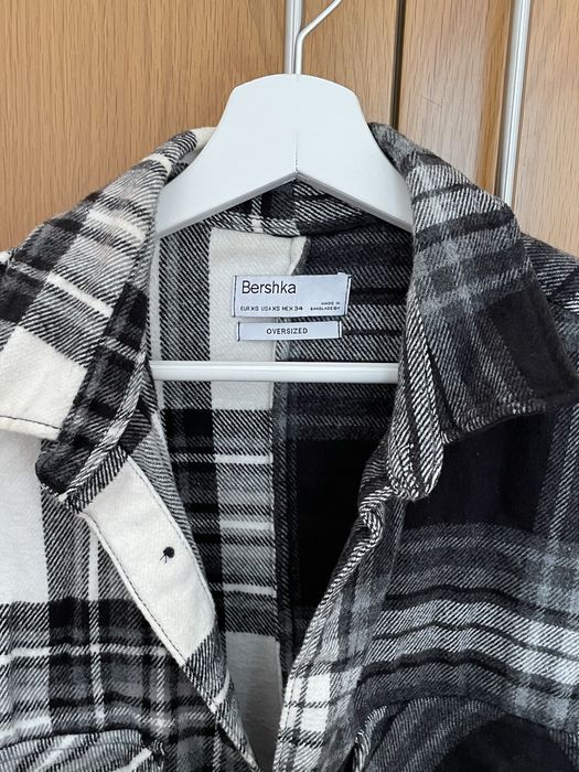 Camisa Branca e Preta - Berska