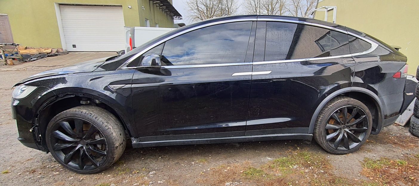 Розборка Tesla Model X P90D Signature