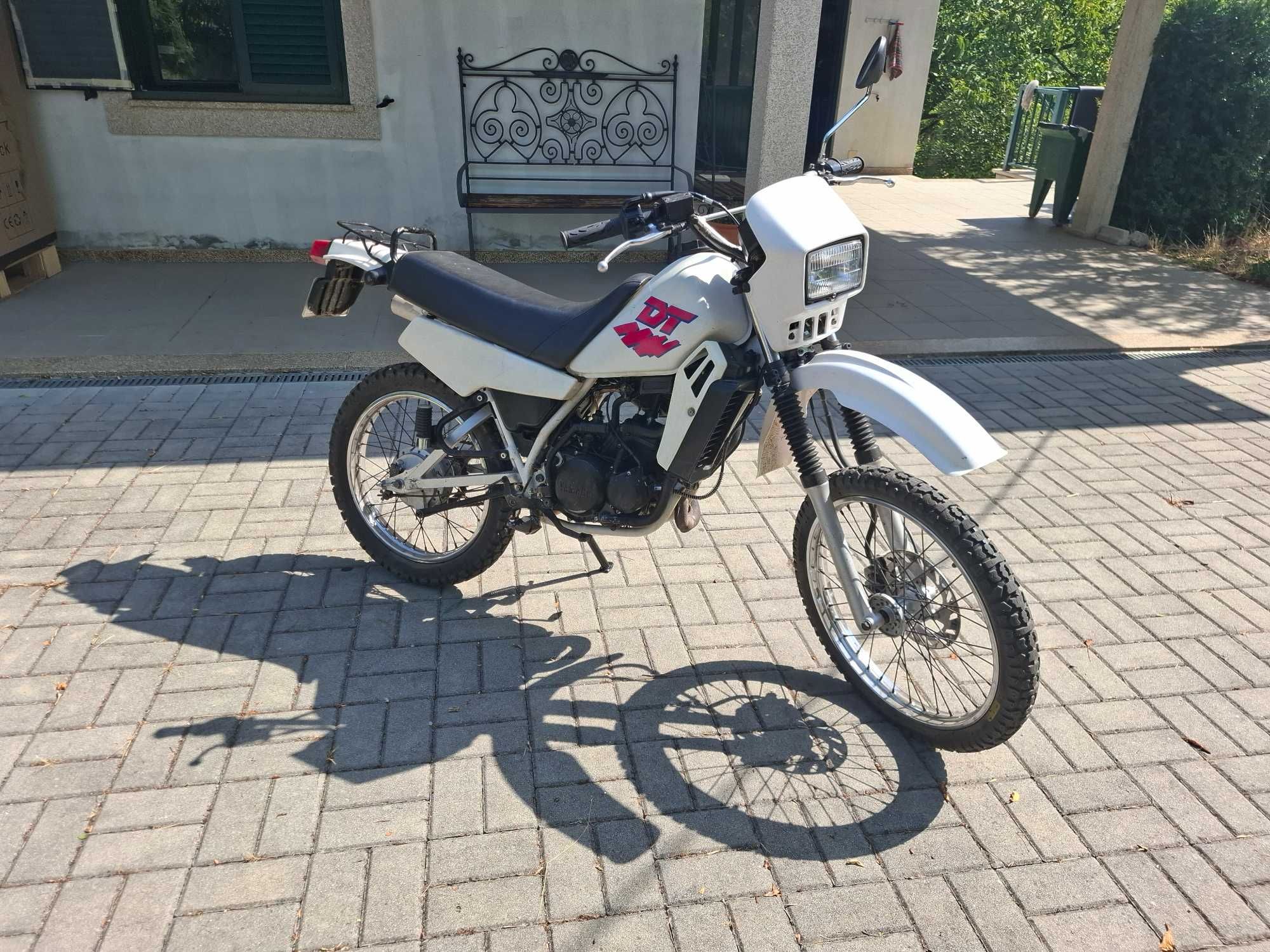 Motociclo YAMAHA 50 DT