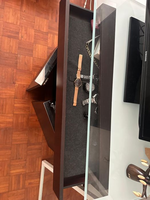 Cama de casal+mesa de cabeceira+aparador