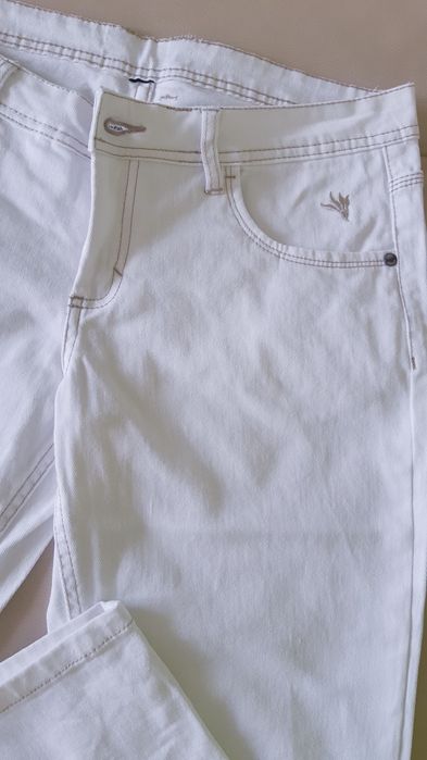 Dżinsy białe damskie