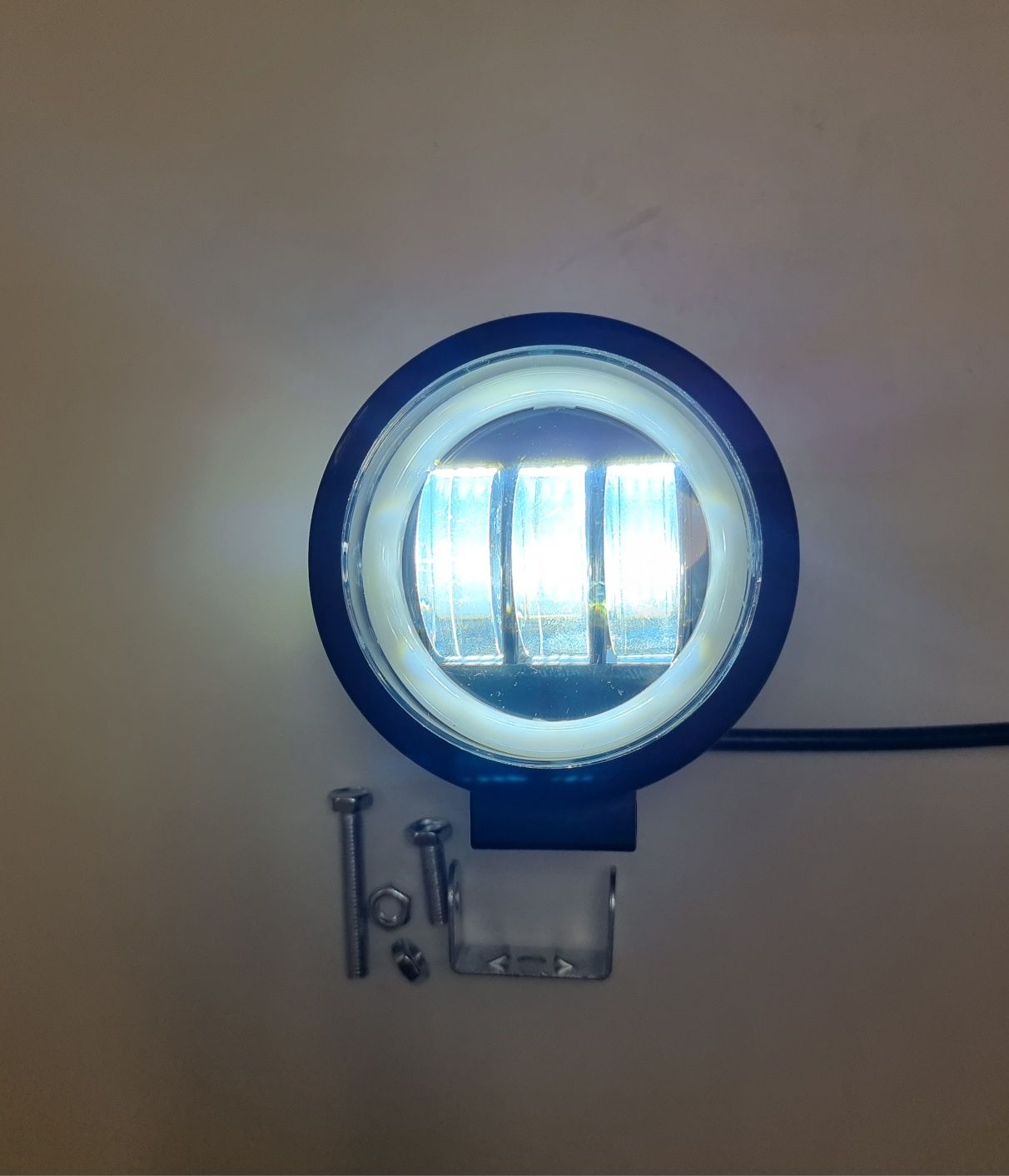 LED противотуманная фара 30Вт ангельские глазки желтого света