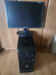 Komputer stacjonarny z monitorem