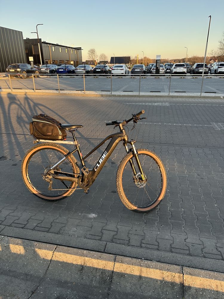 Rower elektryczny CUBE Reaction Bosch CX Shimano. Koła 29”