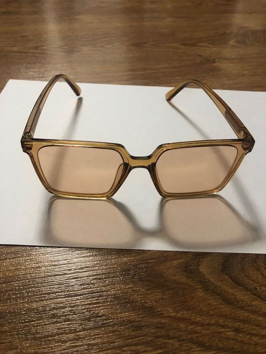 Brązowe okulary przeciwsłoneczne