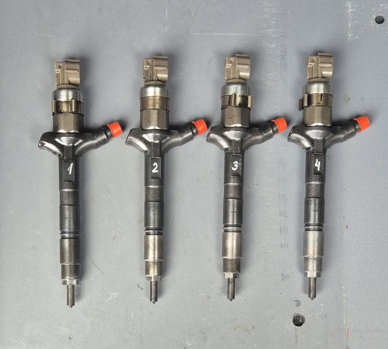 Форсунки Тойота RAV4 2.0 D4D 2004