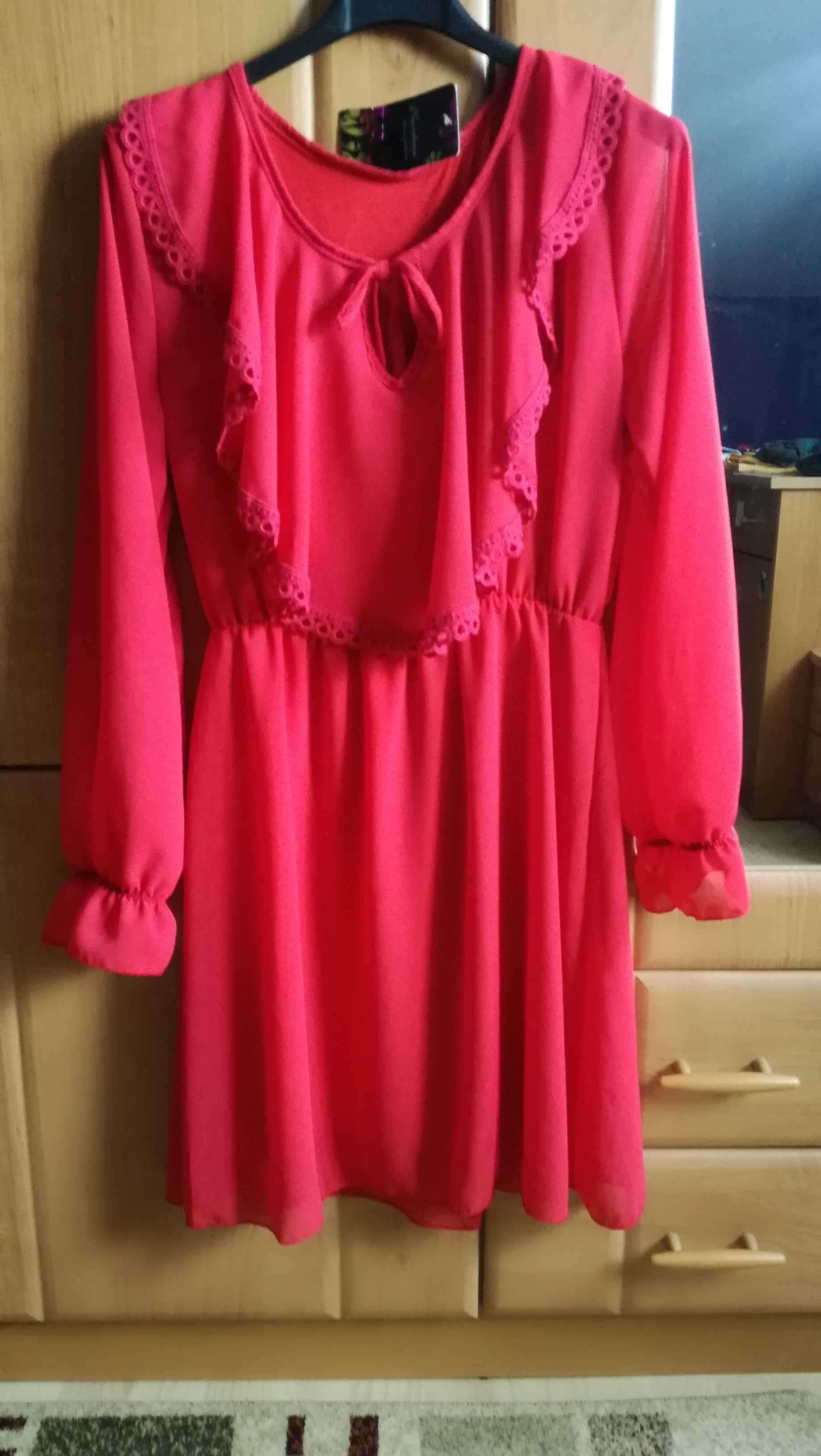 Czerwona sukienka z falbankami S/M