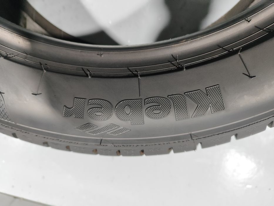2 pneus semi novos 205-55R17 kleber - Oferta dos Portes
