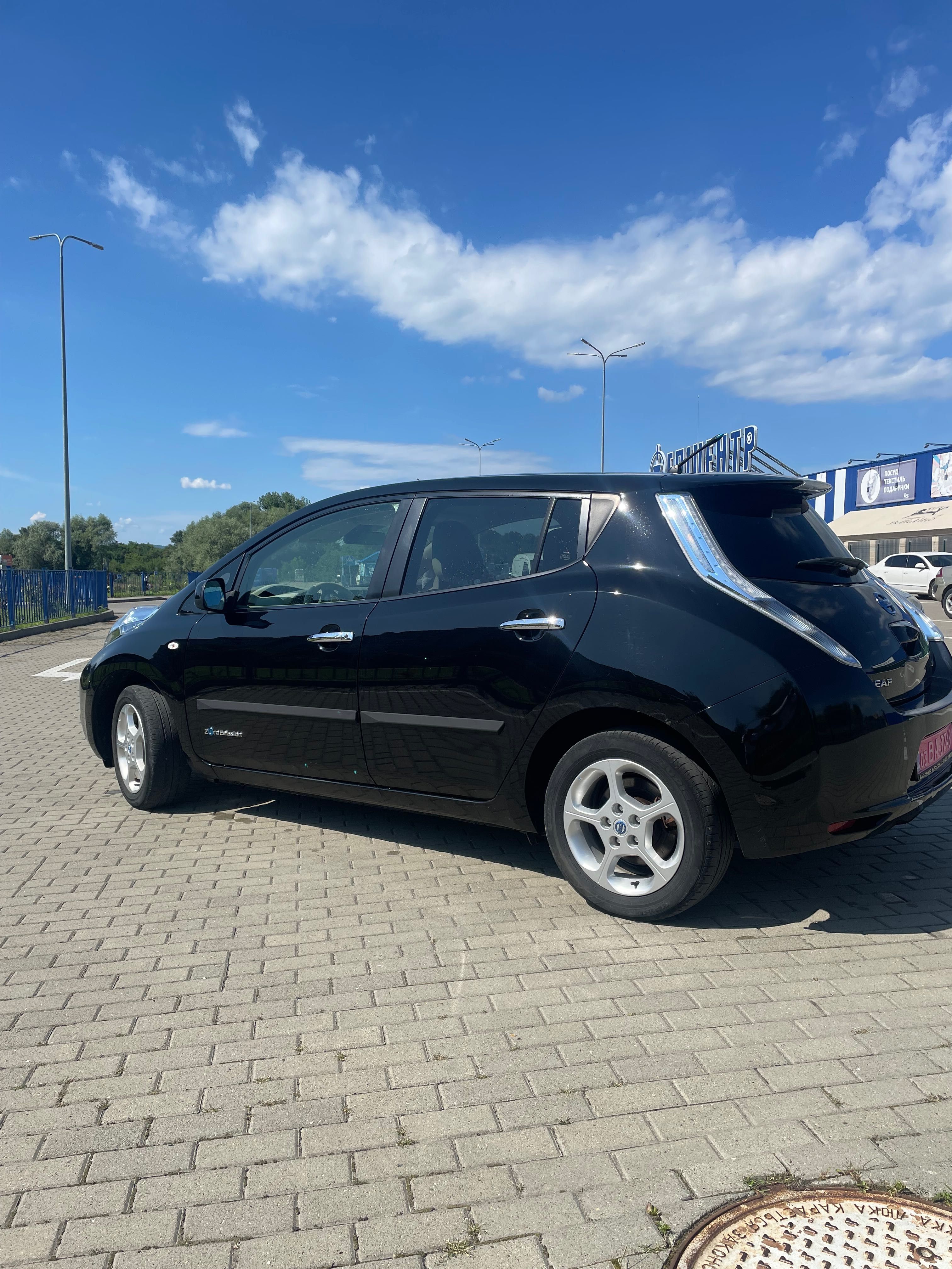 Nissan Leaf  24 kW 2013