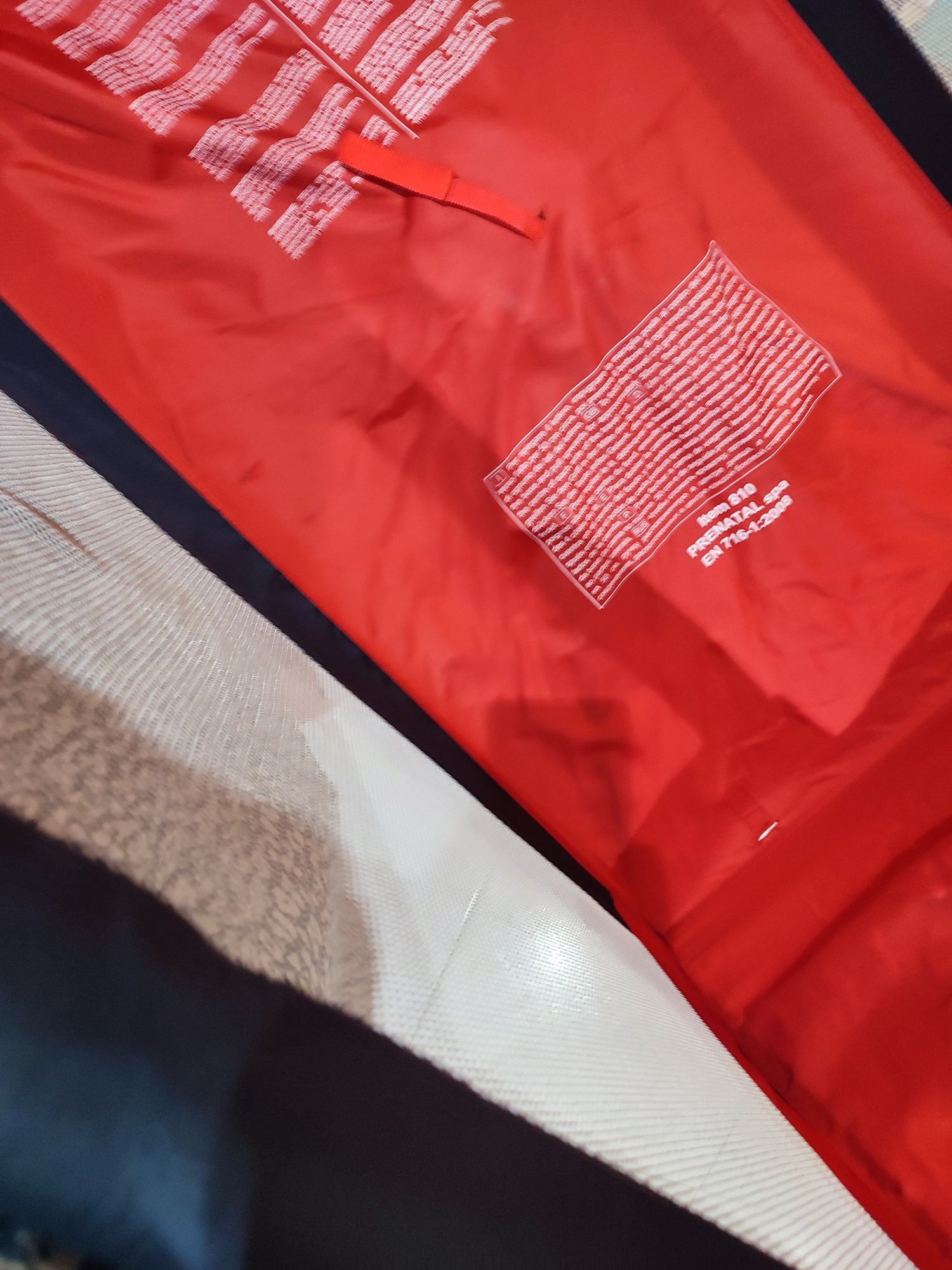 Cama de viagem da prénatal está como nova só não consigo fecha-la (10€