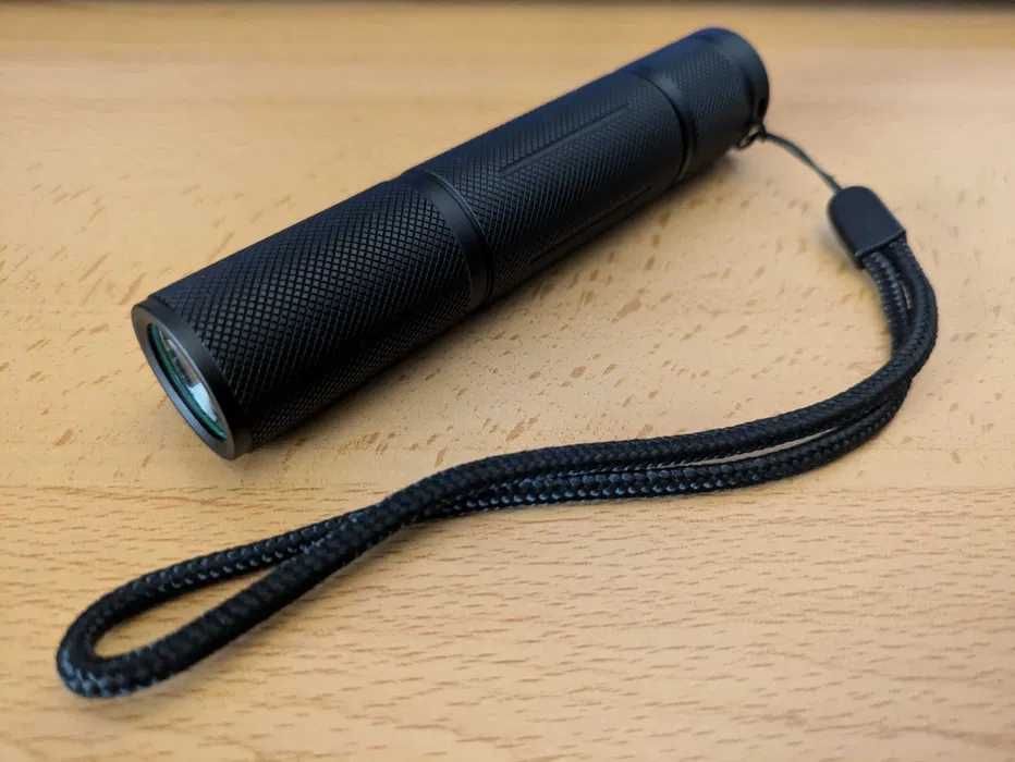 Pack lanterna Convoy S6 + Carregador + Baterias + extras