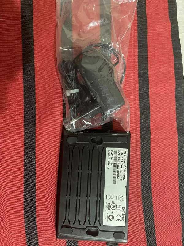 Switch D-Link DES-1005D – Fast Ethernet
