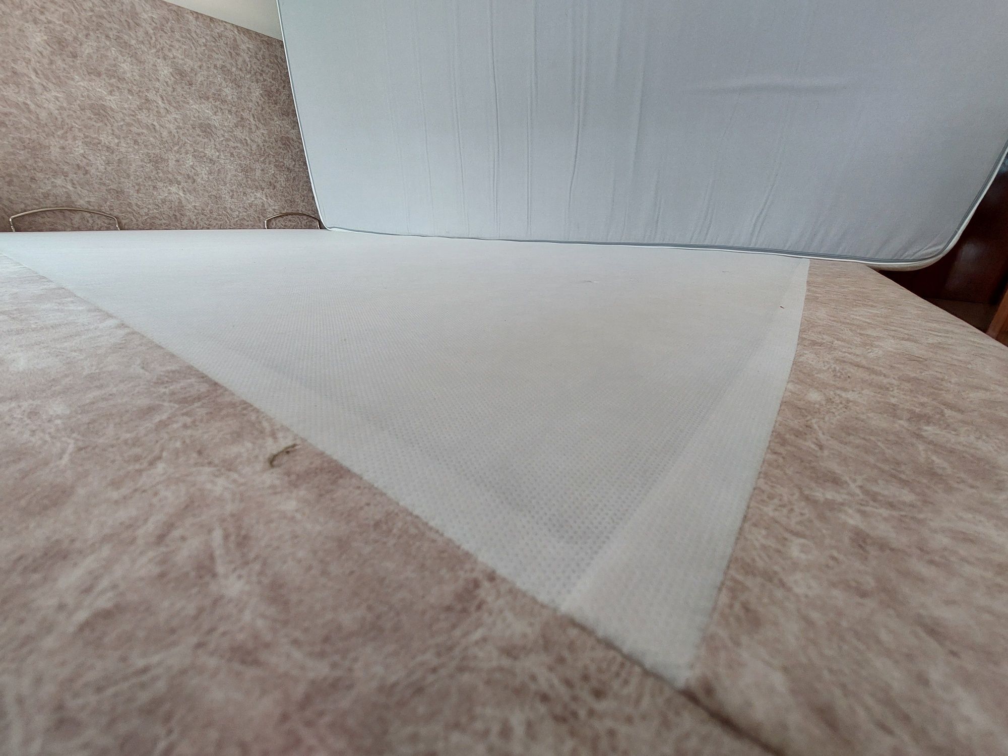 Cama-sommier com Arrumação + Cabeceira