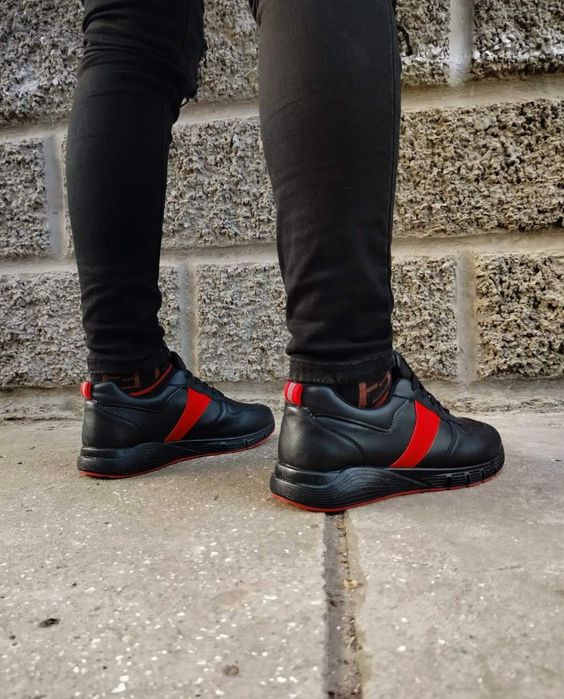 Стильні чоловічі кросівки. В наявності  25,7/26,2/26,7/27,2/ 28см