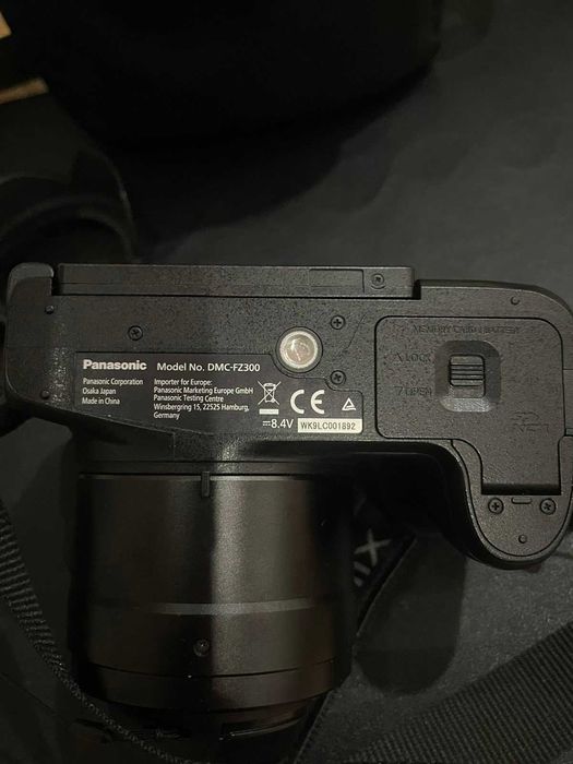 фотоапарат Panasonic Lumix FZ300