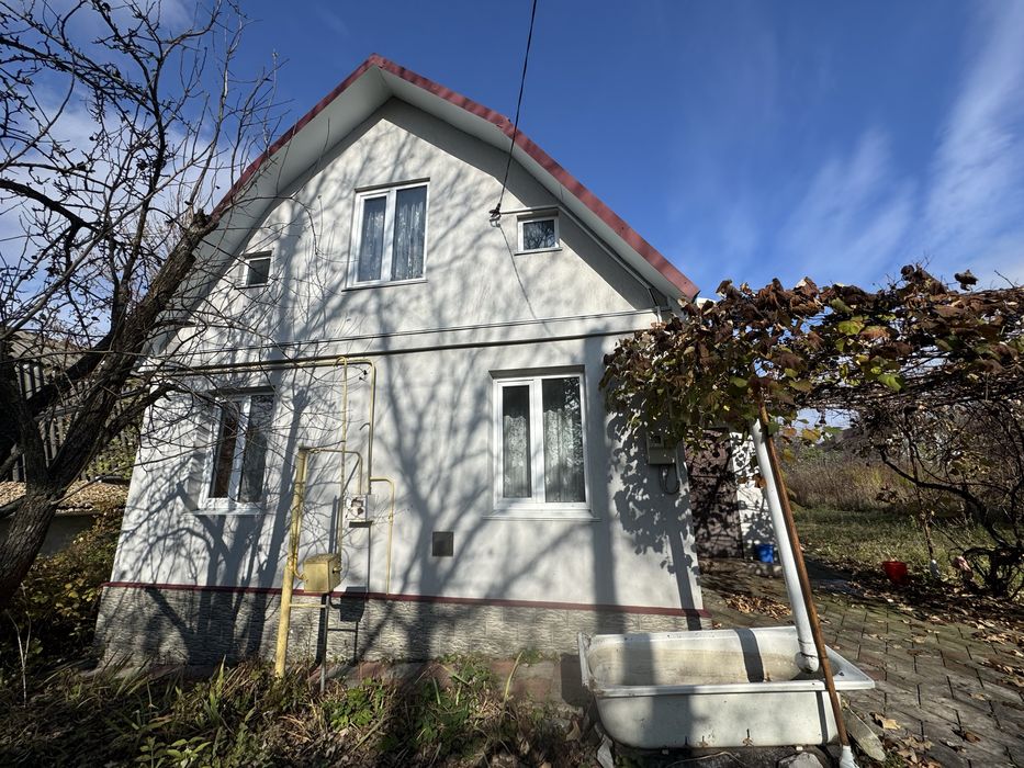 Продаж дачного будинку в Дубово