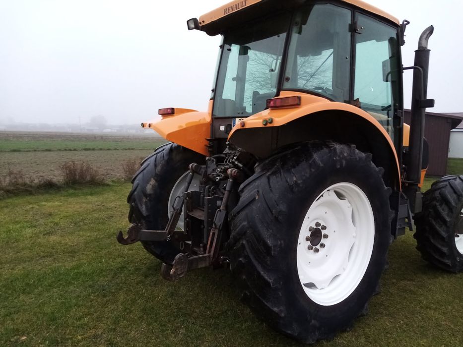 Renault Ares 546 RX z turem