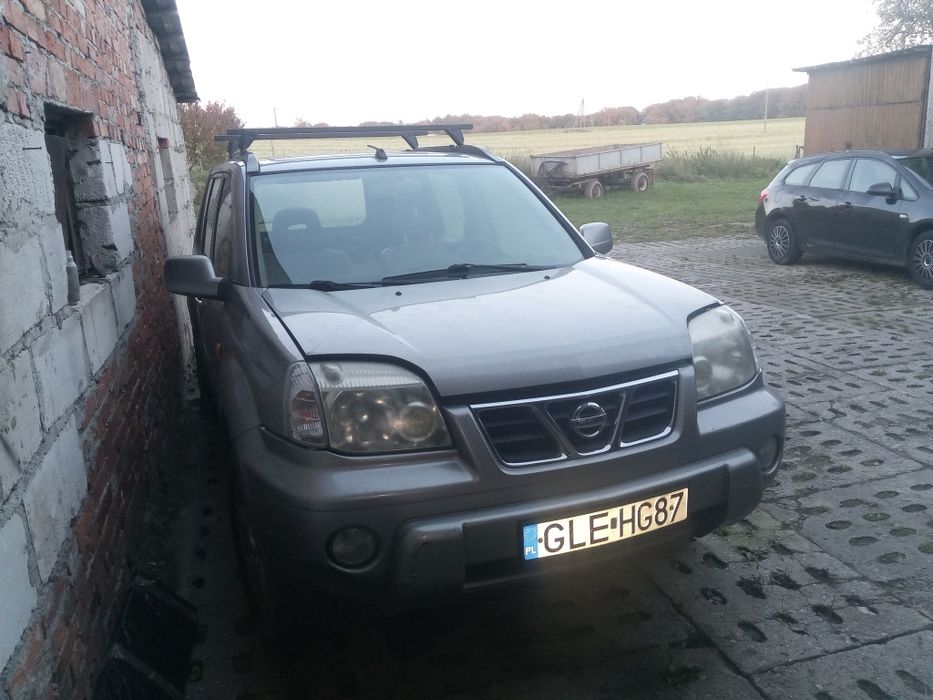 Nissan X-trail 2002r 2.0b uszkodzony