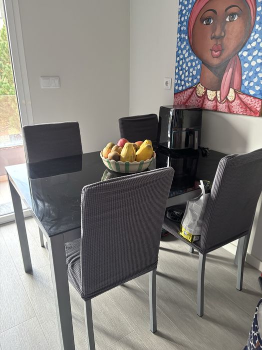 Conjunto Mesa de Vidro Preto + 4 Cadeiras - Ótimo Estado