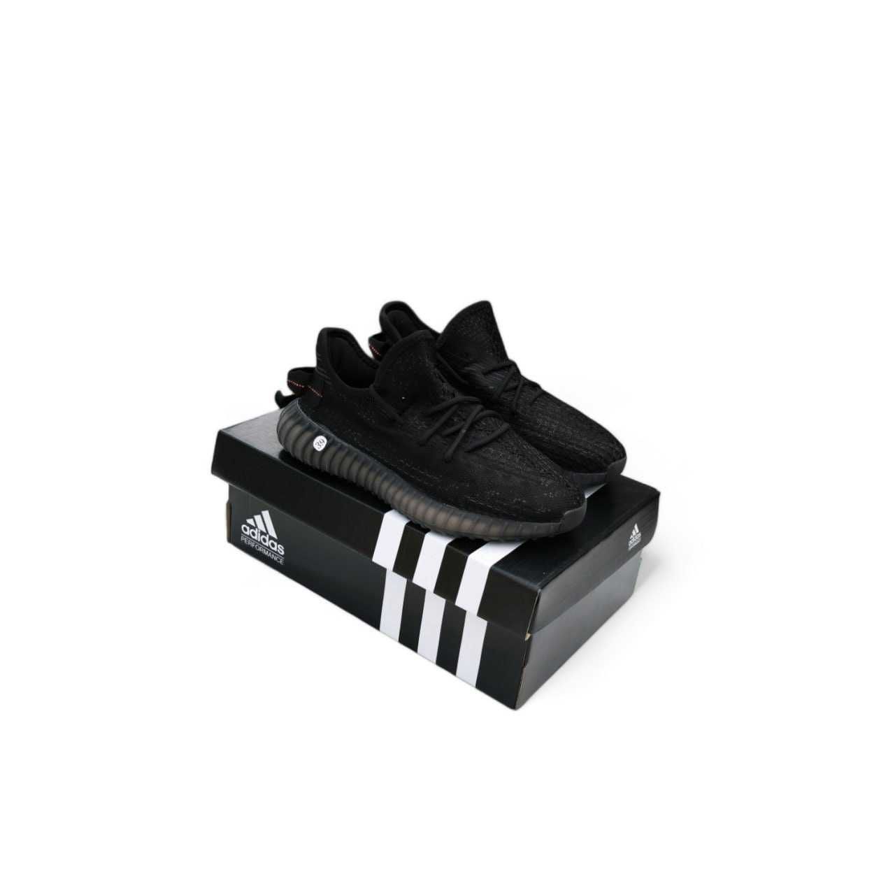 Жіночі кросівки Adidas YEEZY BOOST 350 V2 чорні