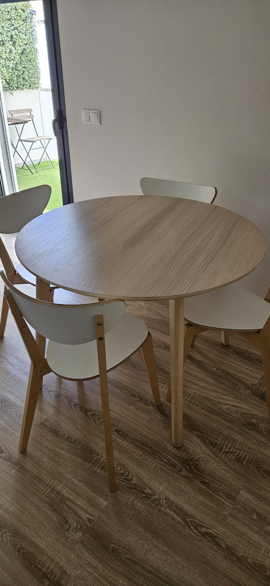 Conjunto Mesa e 4 Cadeiras IKEA