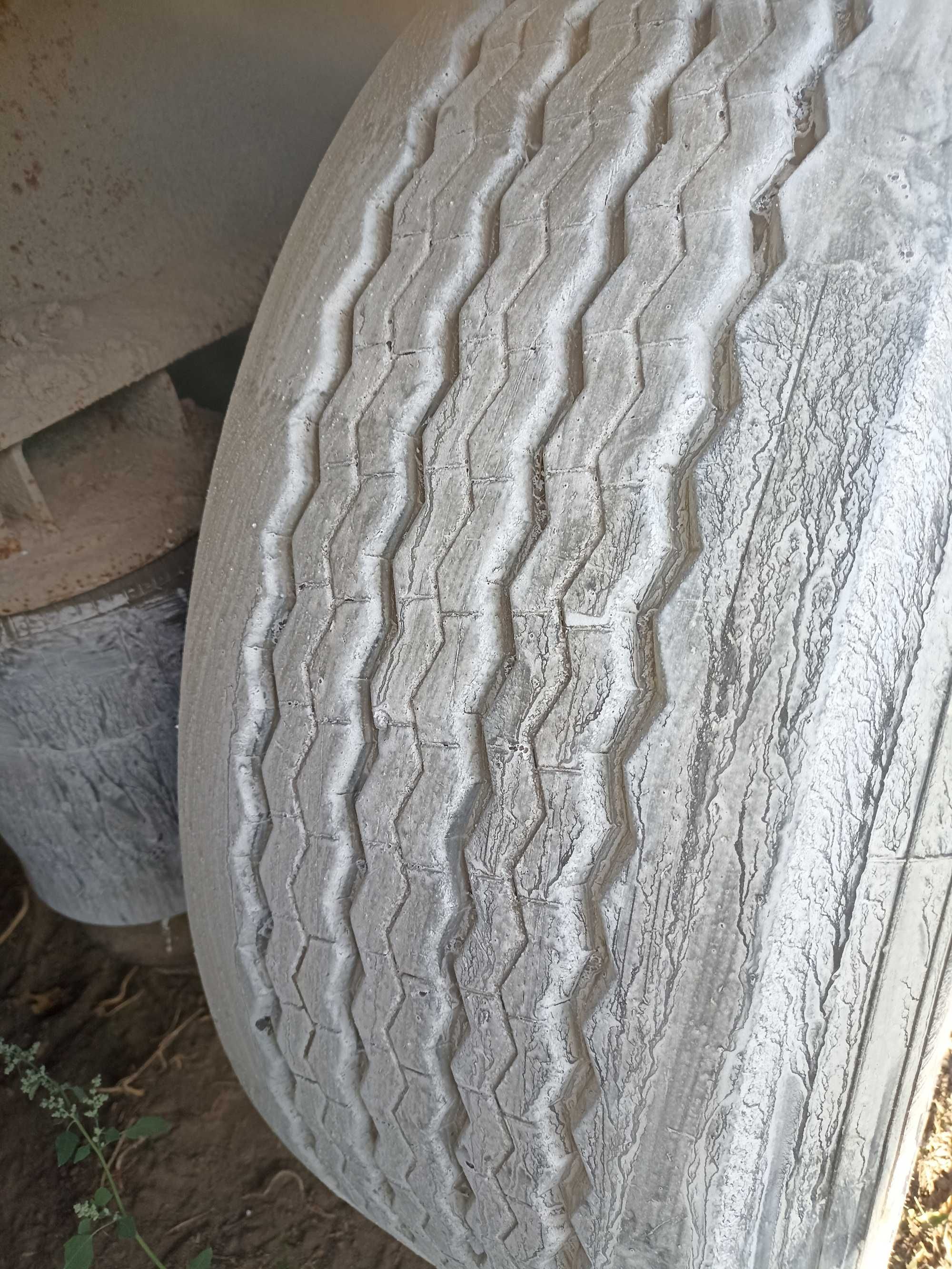 Напівпричіп TRAILOR бортовий