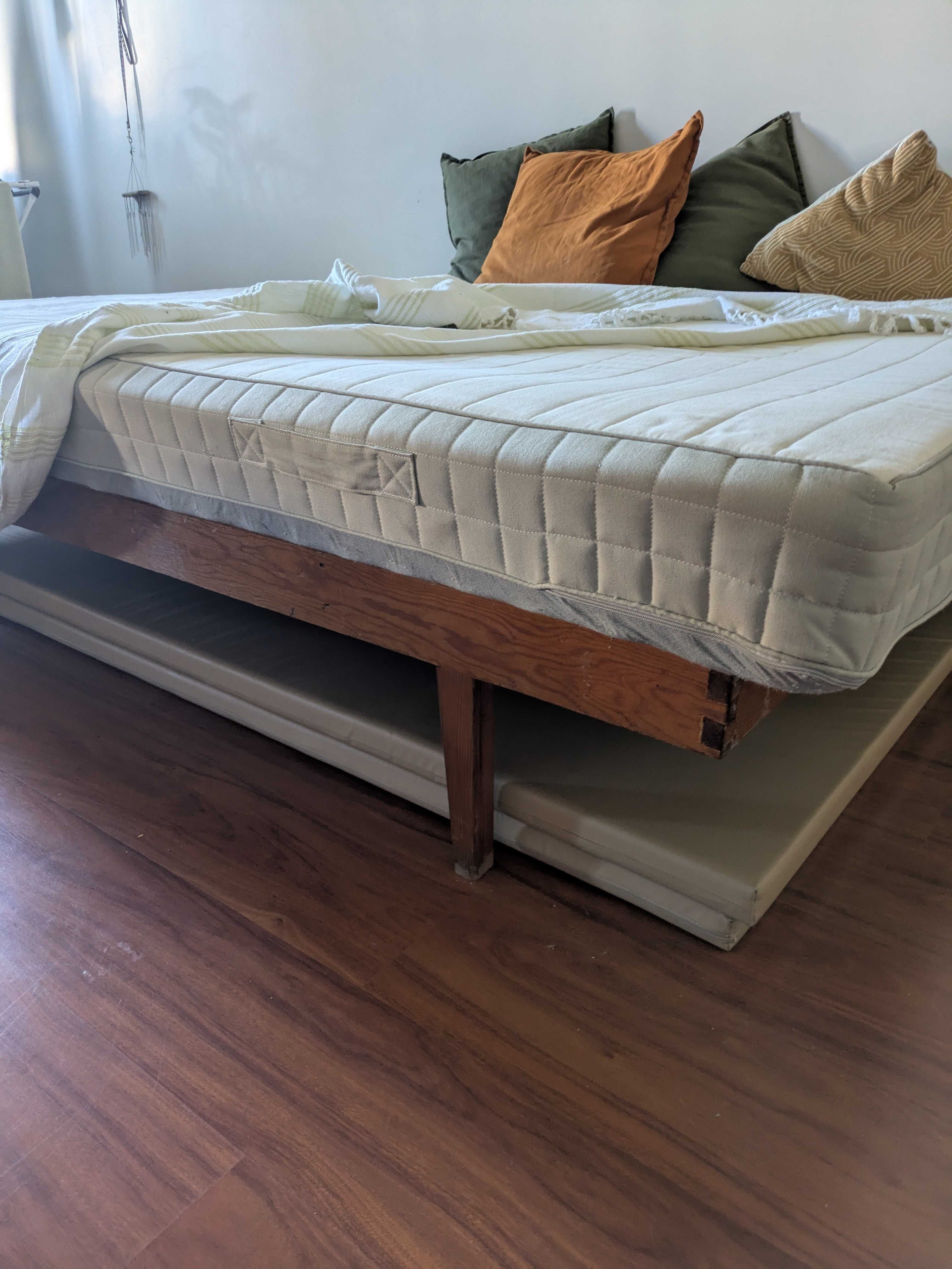 Cama de casal com colchao