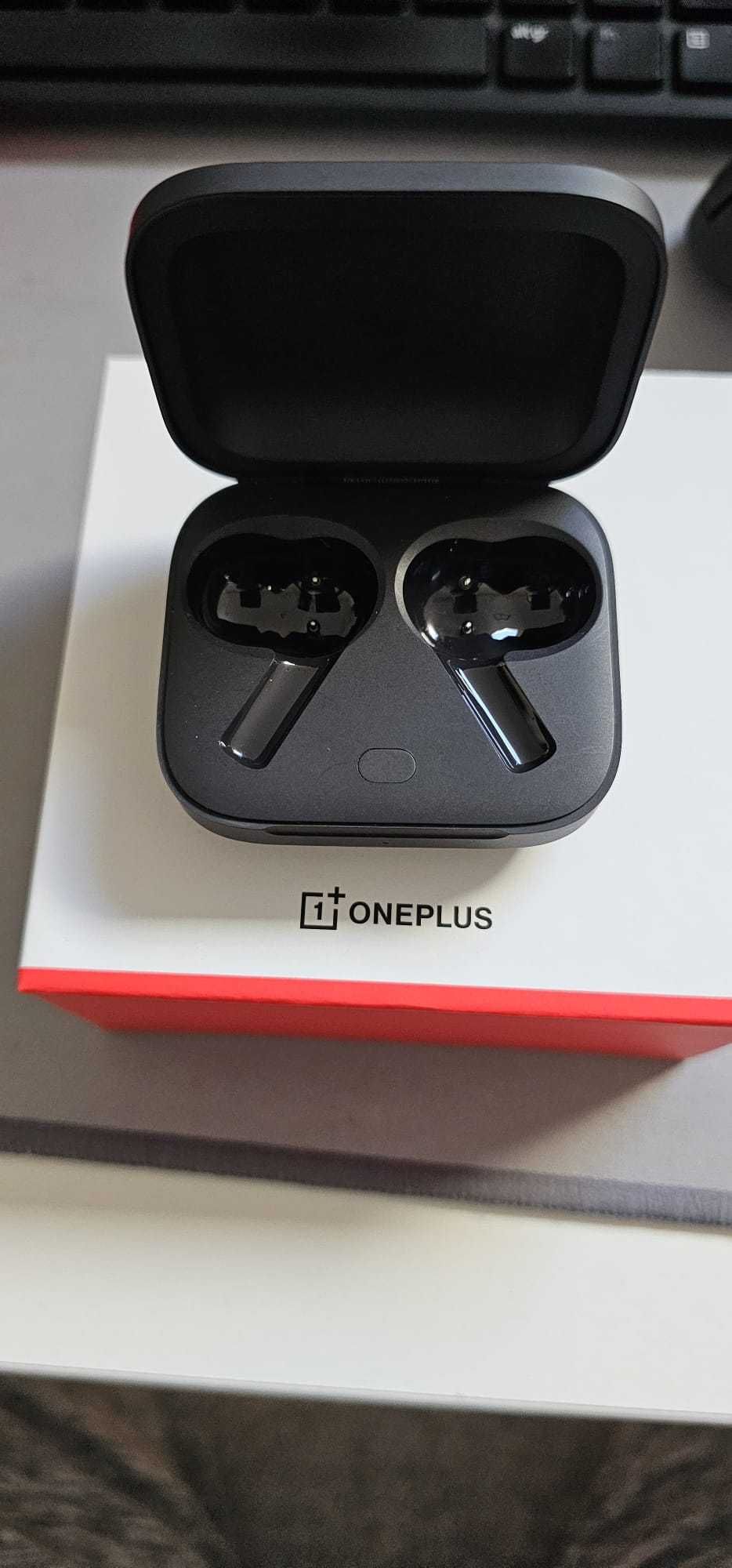 OnePlus Watch 2 + Buds 3
