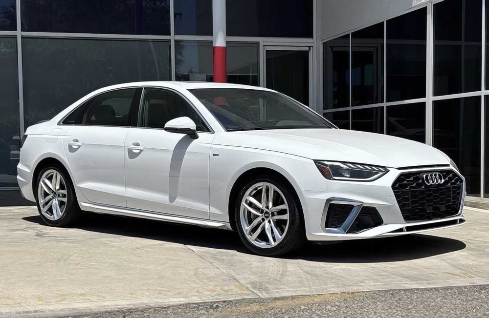 Audi A4      2023