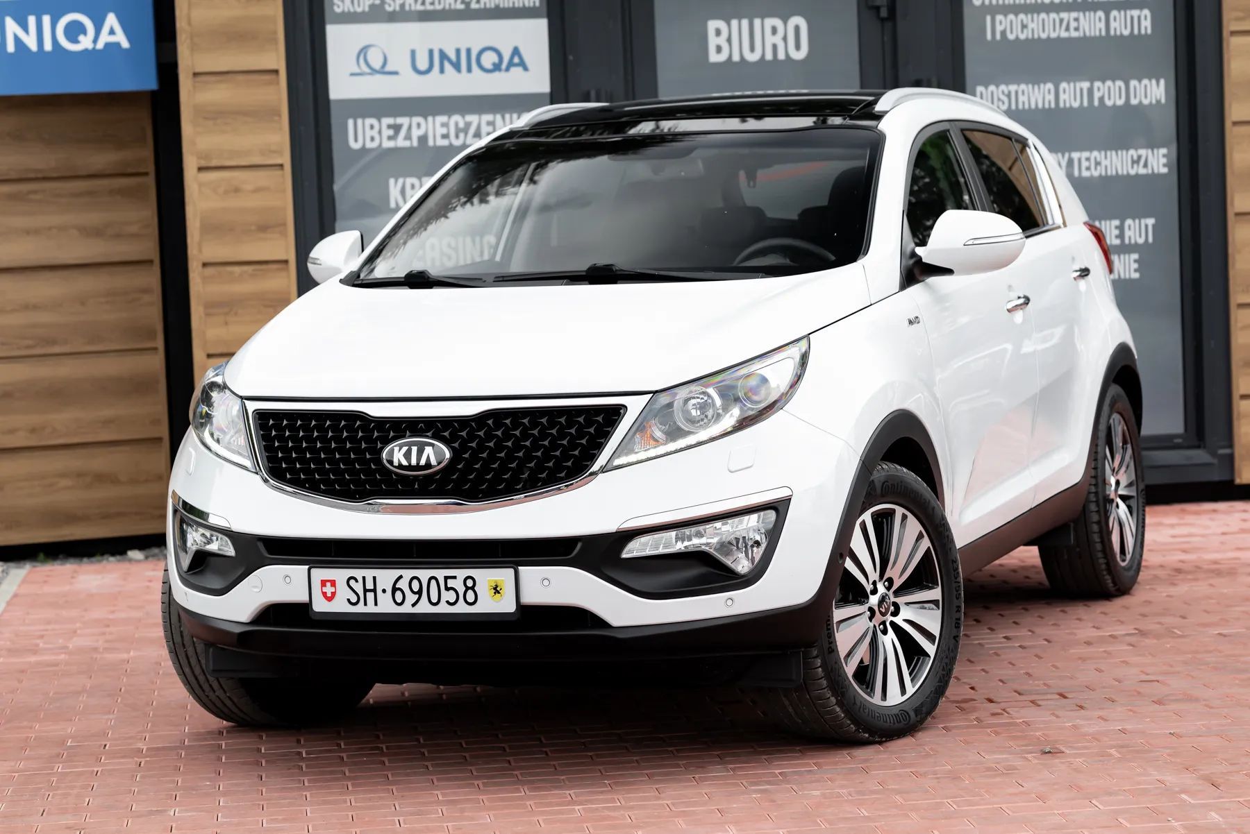 Kia Sportage 2,0 CRDI AWD Xenon Nawigacja Kamera Cofania Panorama Dach Tempomat