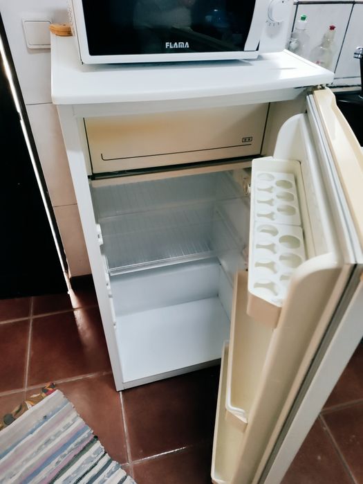 Frigorífico e arca em perfeito estado