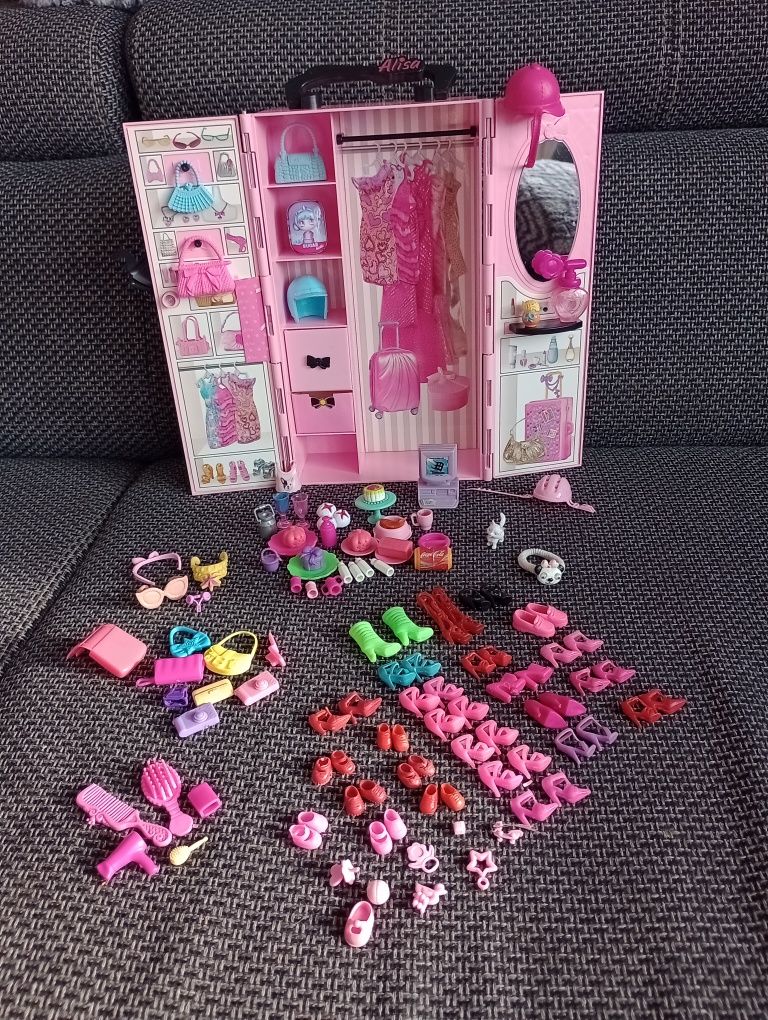 Zestaw mebelków dla Barbie plus akcesoria
