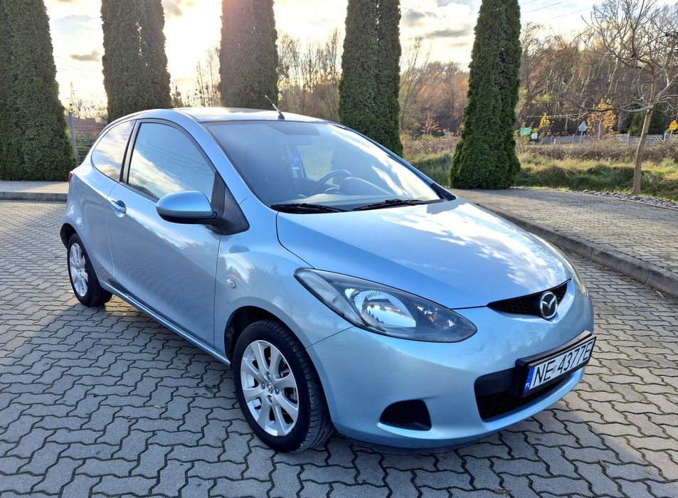 Mazda 2  1.3 benzyna / klimatyzacja/ oryginalny lakier