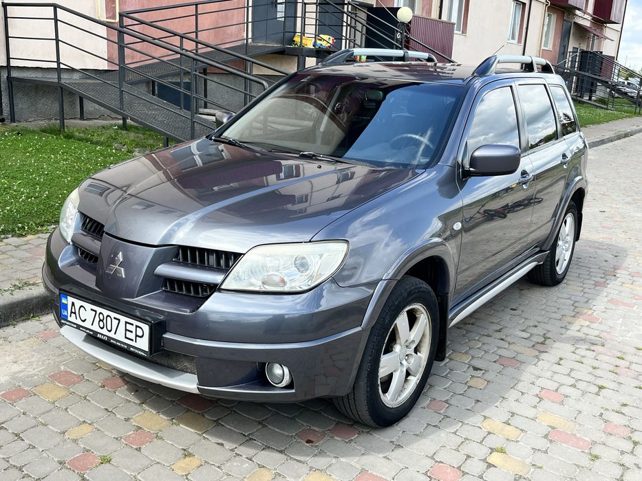 Автомобіль Mitsubishi Outlander XL