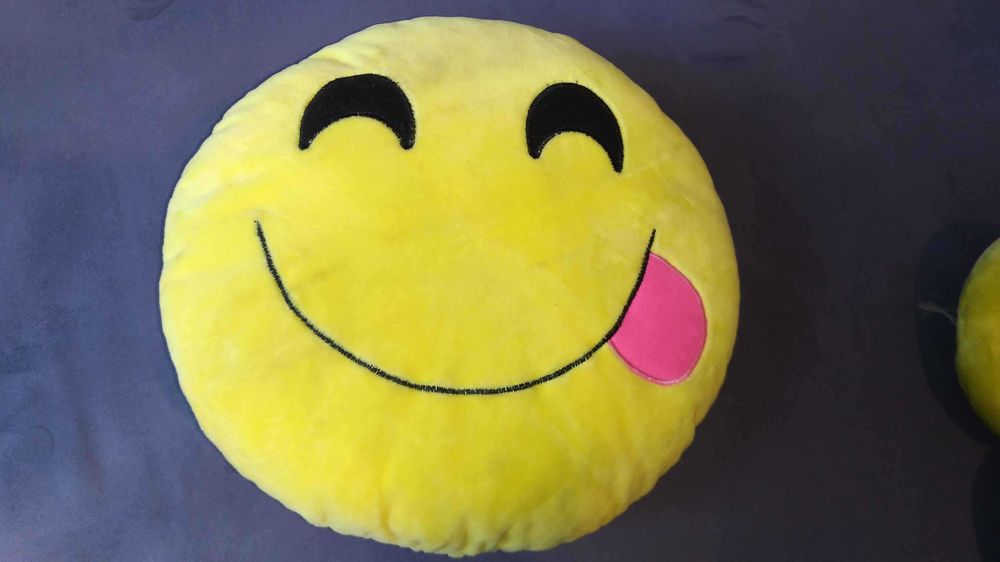 Poduszka buźka emotikon emoji język
