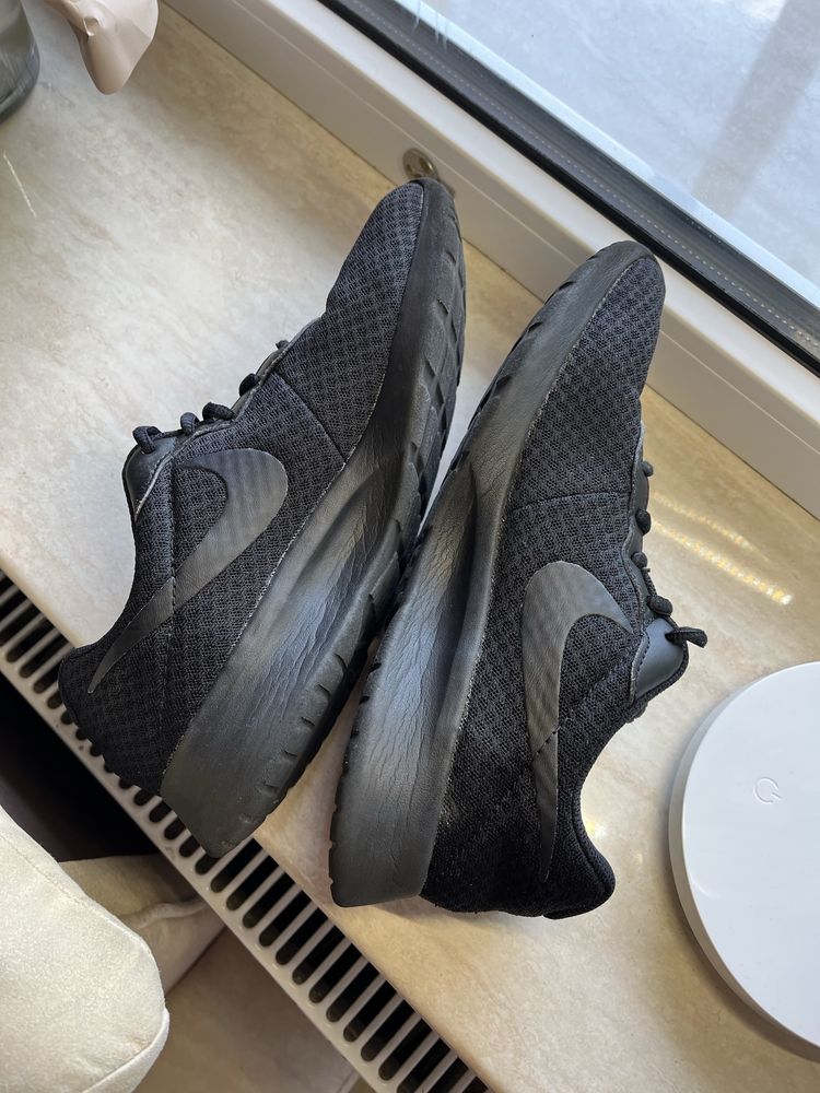 Кросівки оригінал NIKE TANJUN BLACK (40,5 розмір (26 см))