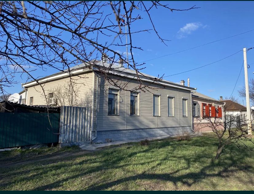 Продам 2 автономні частини будинку по 80 м² у центрі Павлограда