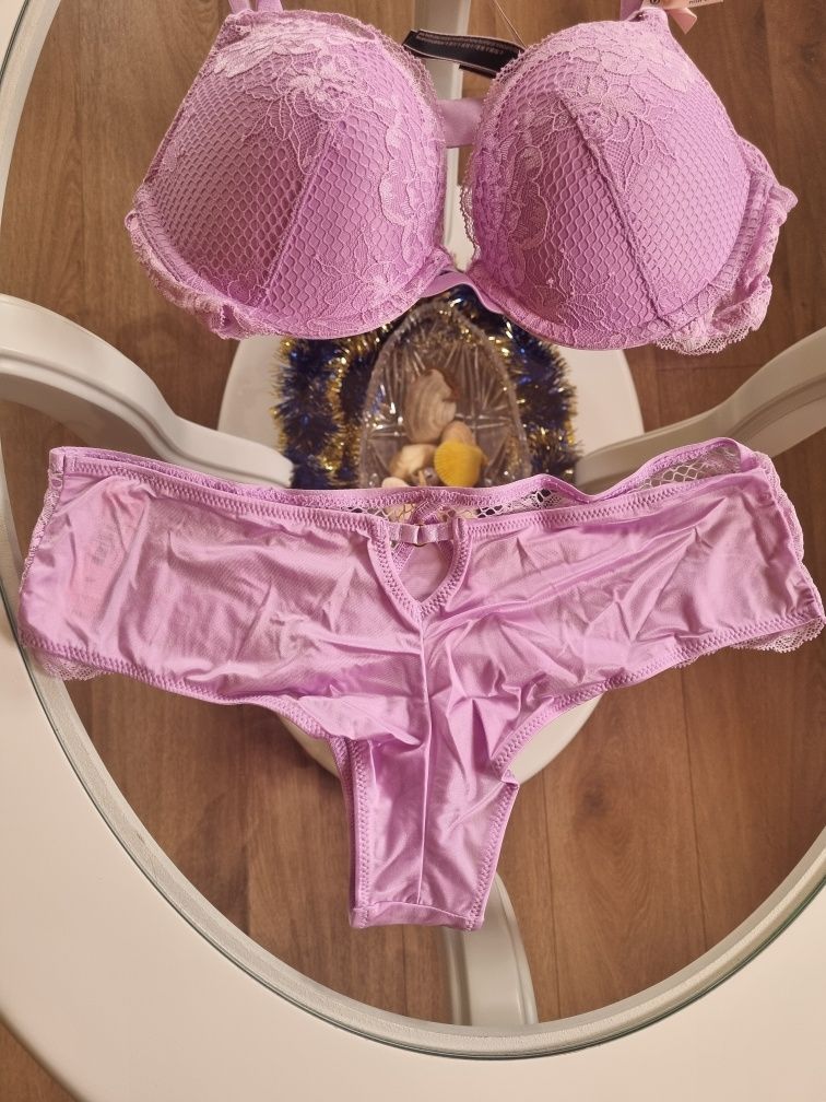 Victoria's secret  комплект белья 34С/ С,М
