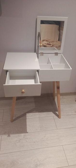 Mala toaletka 100 zl
