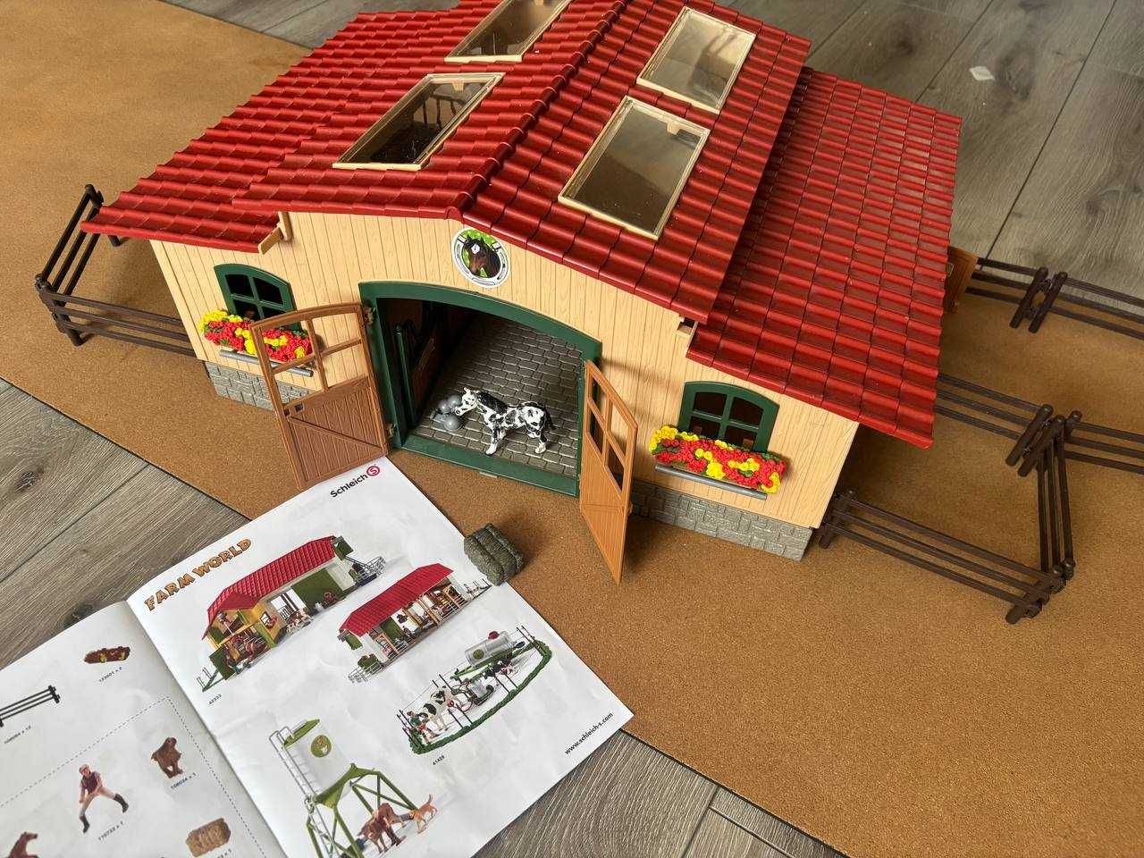 Набір Конюшня з аксесуарами Schleich