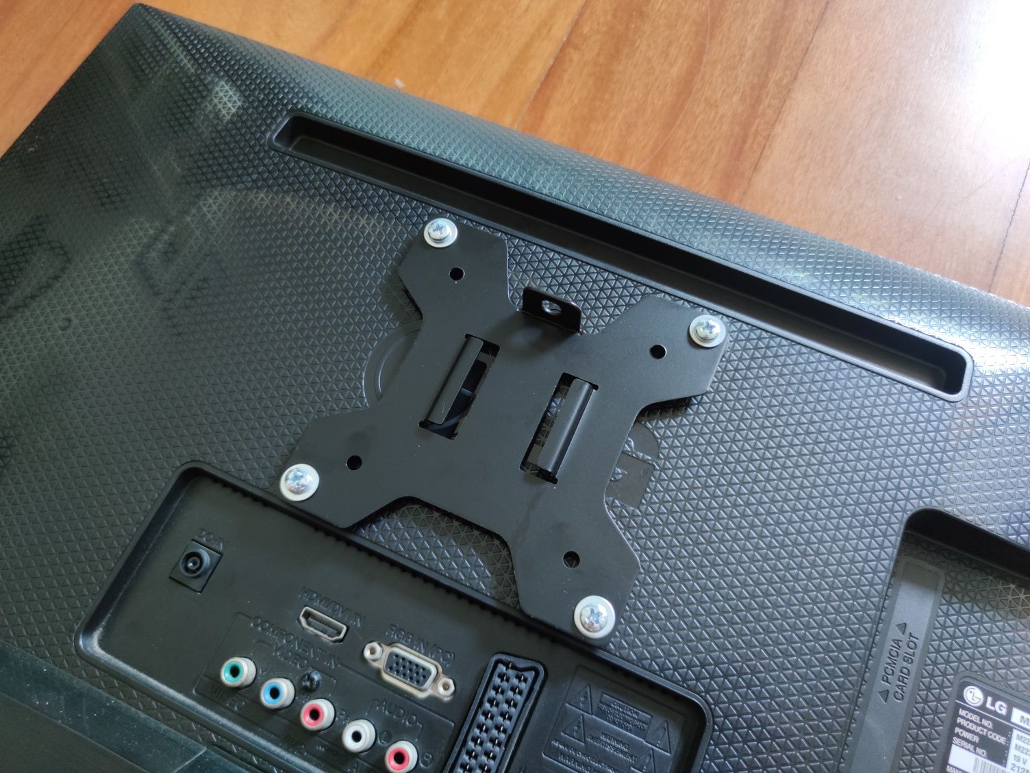 TV Monitor 22" LG M2232