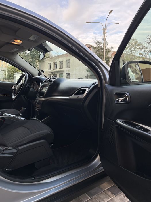 Dodge Journey 2017 — авто, створене для доріг та вражень.